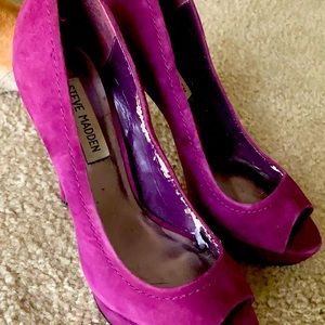 Sexy purple pumps to wear with any outfit